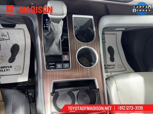 Used 2023 Toyota Sienna XLE image 28
