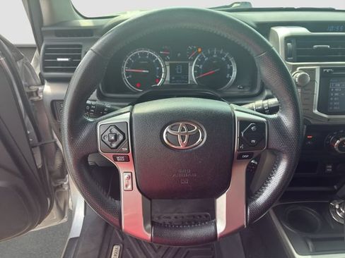Used 2019 Toyota 4Runner SR5 AWD/4WD image 16