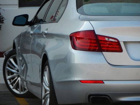 Used 2012 BMW 550i xDrive Sedan image 1