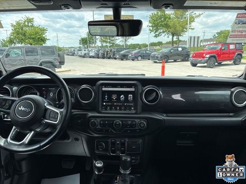 Used 2020 Jeep Wrangler Unlimited Sahara AWD/4WD image 2