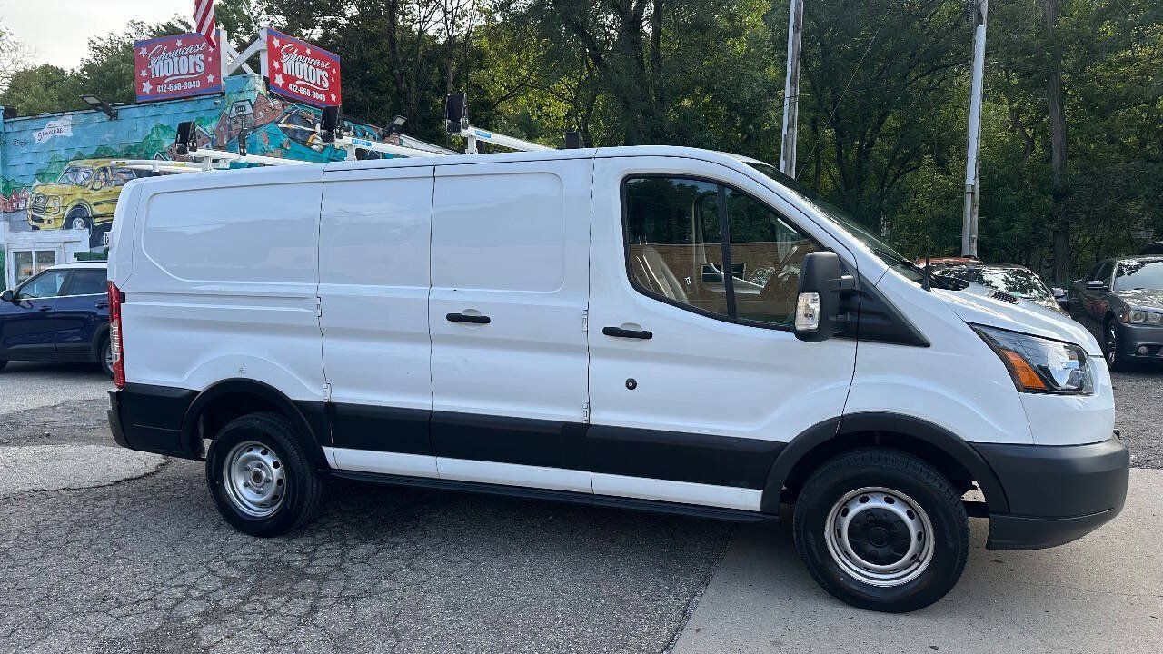 Used 2019 Ford Transit 250 130 Low Roof RWD image 1