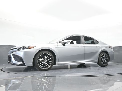 Used 2022 Toyota Camry SE FWD image 53