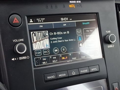 Used 2025 Subaru Outback AWD/4WD image 3