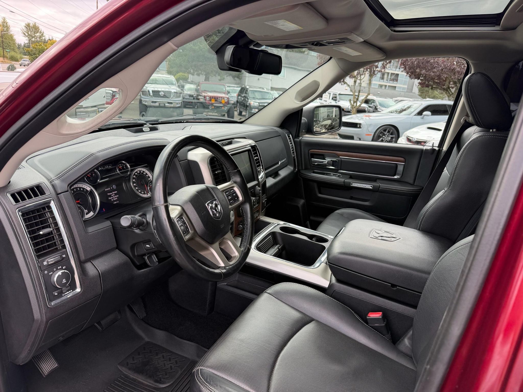 Used 2016 RAM 1500 Laramie w/ Convenience Group AWD/4WD image 7