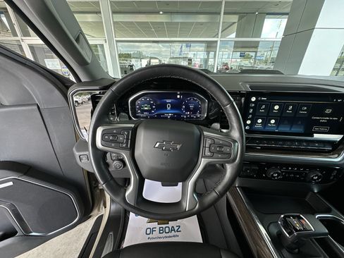 Used 2022 Chevrolet Silverado 1500 LT Trail Boss w/ LT Trail Boss Premium Package AWD/4WD image 12