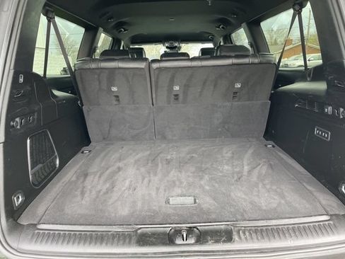 Used 2023 Jeep Wagoneer L Series II AWD/4WD image 14
