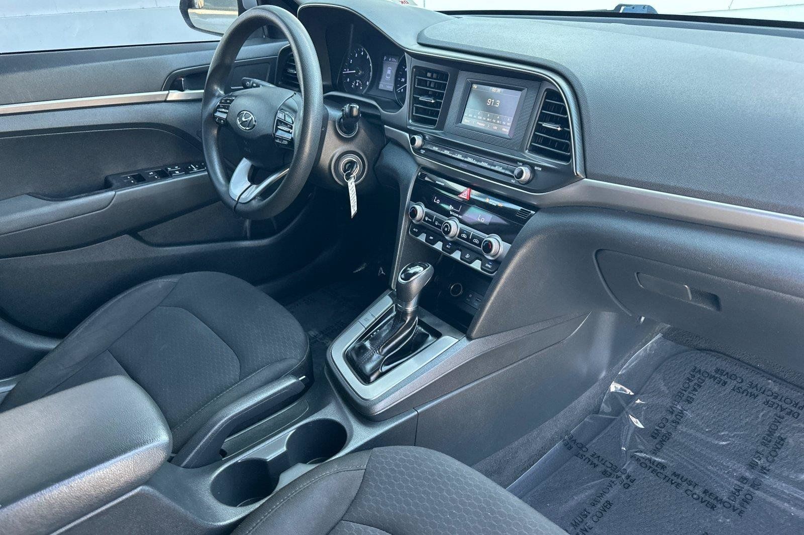 Used 2020 Hyundai Elantra SE w/ Cargo Package (C1) FWD image 14