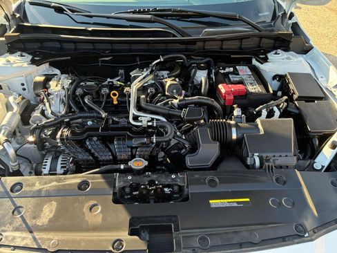 Used 2025 Nissan Altima 2.5 SV image 34