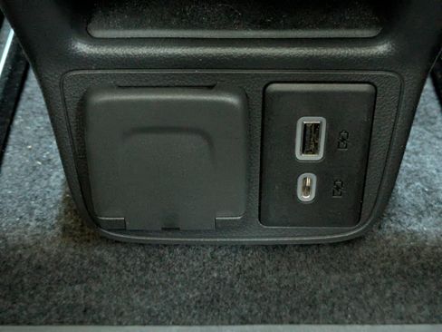 Used 2023 Buick Encore GX Essence w/ Experience Buick Package image 10