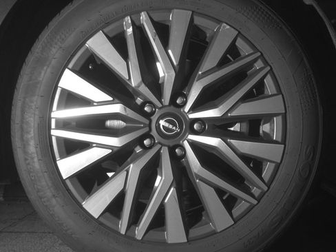 Used 2025 Nissan Altima 2.5 SV FWD image 13