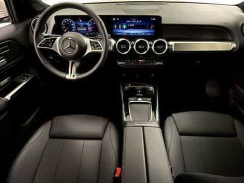Certified 2026 Mercedes-Benz GLB 250 4MATIC image 4