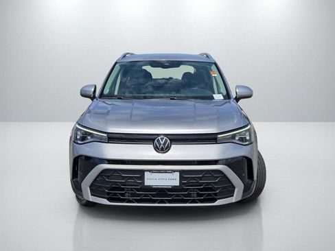 Used 2025 Volkswagen Taos SE FWD image 2