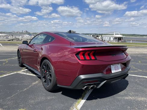 Used 2025 Ford Mustang GT Premium RWD image 8