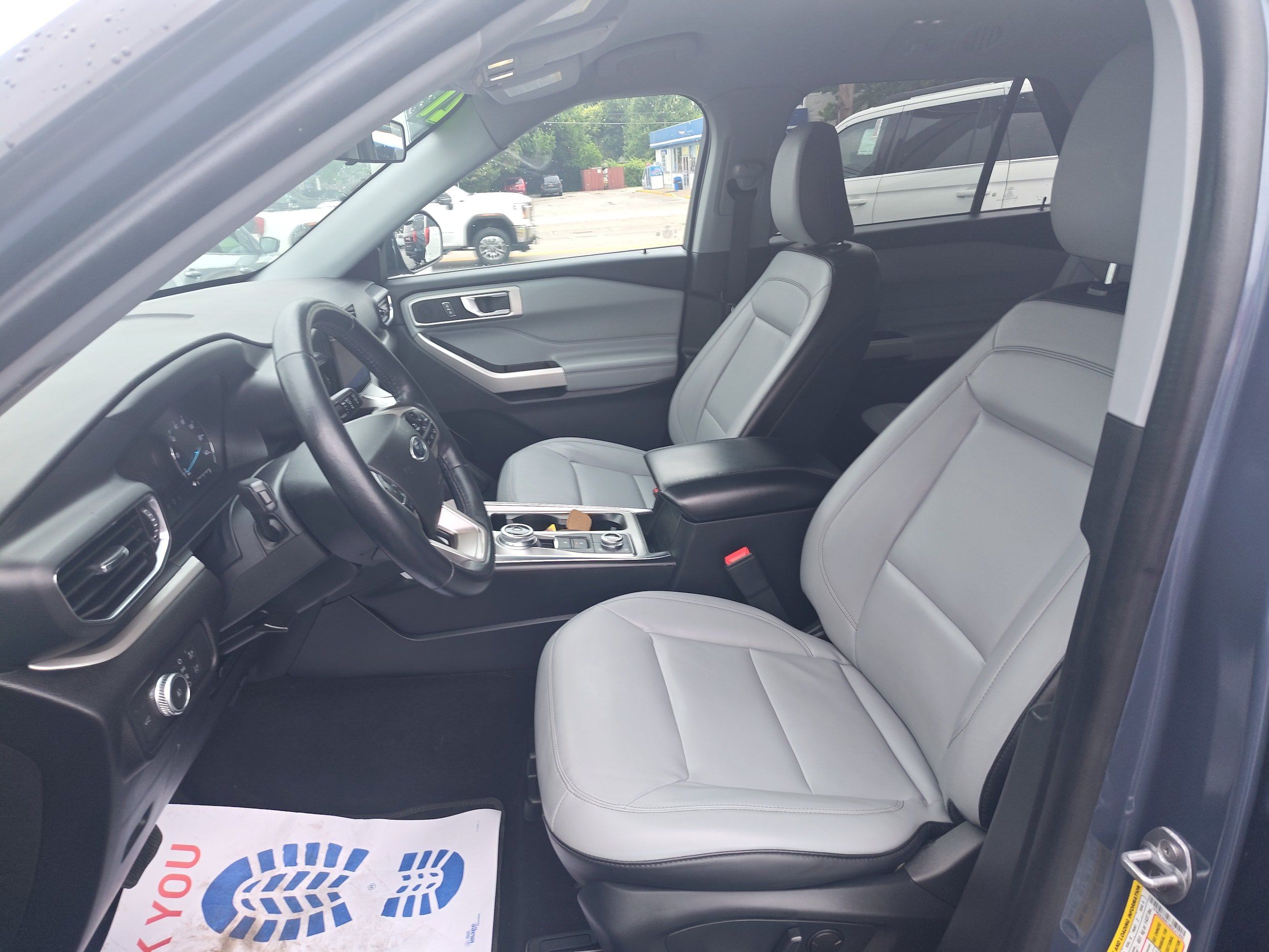 Used 2021 Ford Explorer XLT w/ Equipment Group 202A AWD/4WD image 19