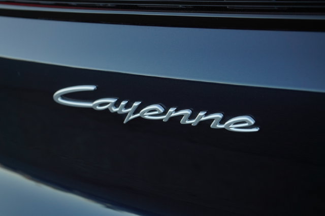 Used 2024 Porsche Cayenne AWD/4WD image 14