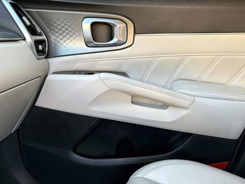 Used 2022 Kia Sorento SX image 28