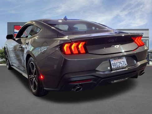 Used 2024 Ford Mustang Coupe RWD image 3