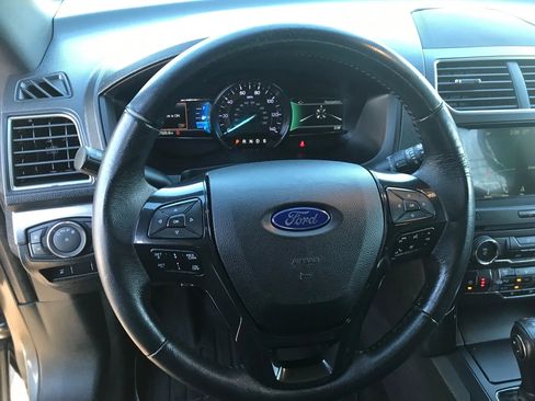 Used 2018 Ford Explorer XLT w/ Equipment Group 202A image 17