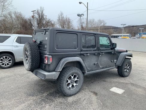 Used 2020 Jeep Wrangler Unlimited Sport S image 2