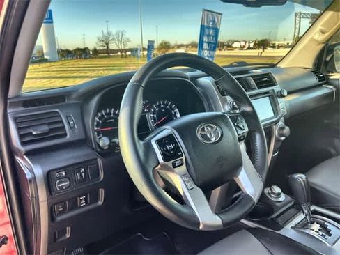 Used 2016 Toyota 4Runner SR5 Premium image 15