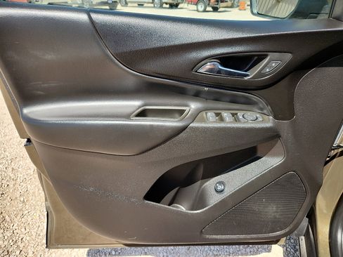 Used 2024 Chevrolet Equinox LT w/ LPO, Floor Liner Package FWD image 11