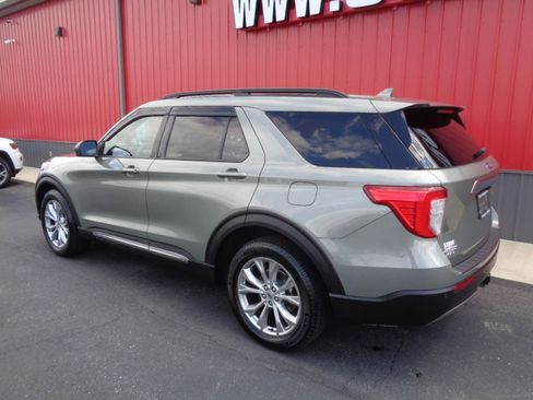 Used 2020 Ford Explorer XLT w/ Equipment Group 202A AWD/4WD image 7