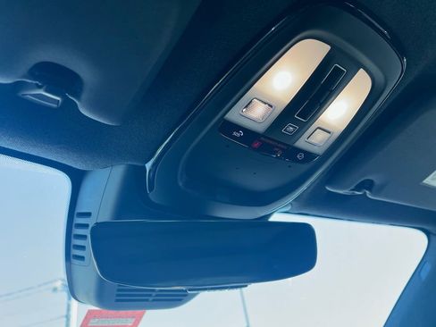 Certified 2023 Volvo XC40 Recharge Ultimate AWD/4WD image 21