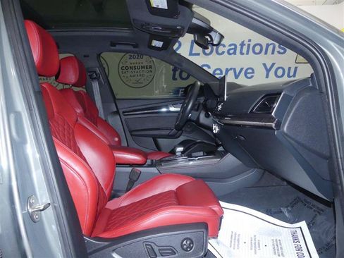Used 2024 Audi SQ5 Premium Plus w/ Premium Plus Package AWD/4WD image 9