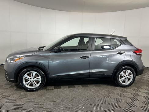 Used 2020 Nissan Kicks S FWD image 2
