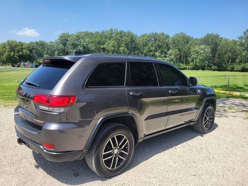Used 2017 Jeep Grand Cherokee Trailhawk AWD/4WD image 5