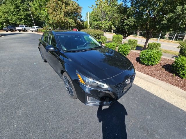 Used 2024 Nissan Altima 2.5 SR FWD image 7