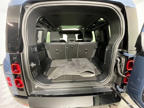 Certified 2022 Land Rover Defender 110 X-Dynamic SE image 28
