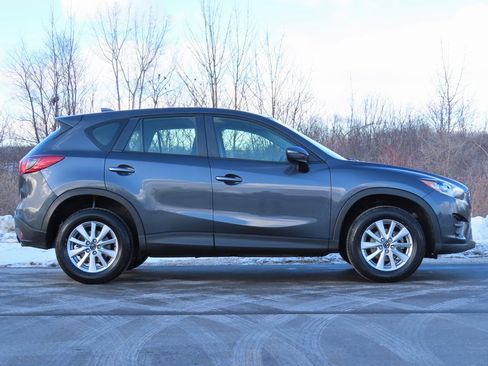 Used 2016 MAZDA CX-5 Sport image 2