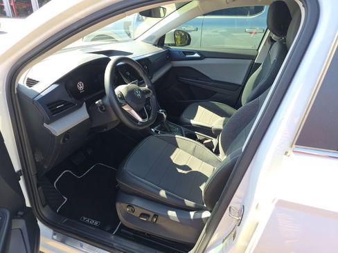 Used 2023 Volkswagen Taos SE AWD/4WD image 3