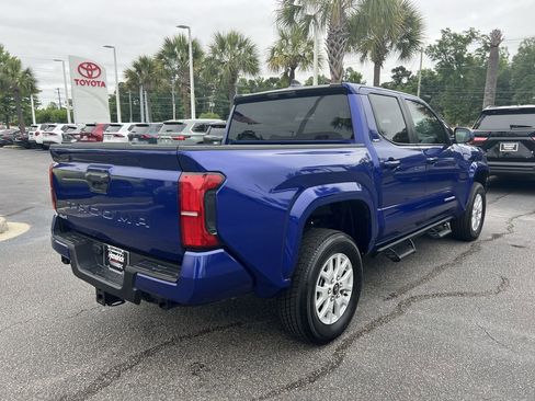 Used 2025 Toyota Tacoma SR5 AWD/4WD image 10