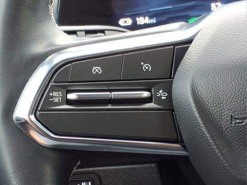 Used 2024 Chevrolet Equinox EV LT FWD image 24