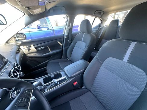 Used 2025 Nissan Sentra SV FWD image 25
