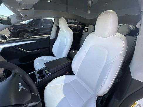 Used 2024 Tesla Model Y Performance AWD/4WD image 24
