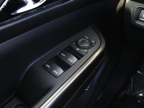 Used 2023 GMC Acadia SLT image 21