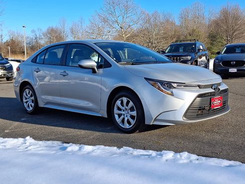 Certified 2025 Toyota Corolla LE image 4