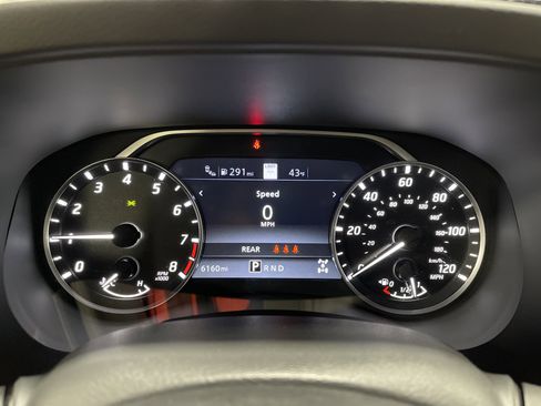 Used 2025 Nissan Frontier SL w/ Graphics Package image 23