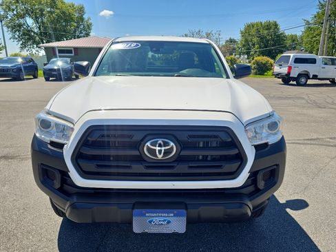 Used 2019 Toyota Tacoma SR AWD/4WD image 3