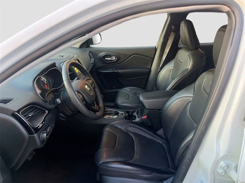 Used 2023 Jeep Cherokee Altitude Lux w/ Lux Elite Package image 21