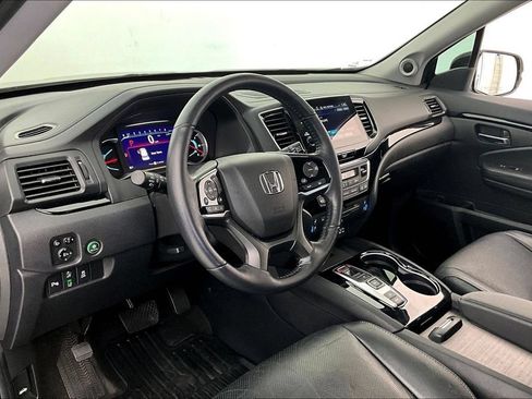 Used 2019 Honda Pilot Elite image 16