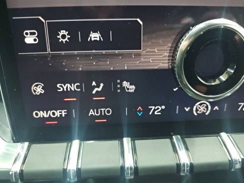 Used 2025 GMC Acadia Elevation image 11