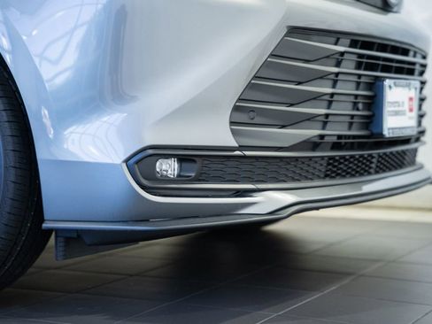 New 2026 Toyota Sienna XLE FWD image 15
