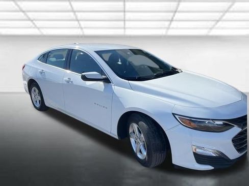Used 2024 Chevrolet Malibu LS FWD image 1