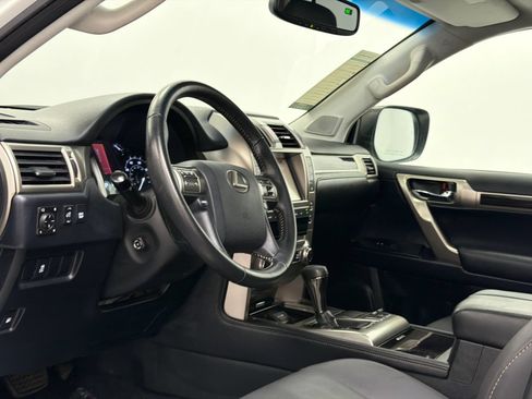 Used 2019 Lexus GX 460 AWD/4WD image 16
