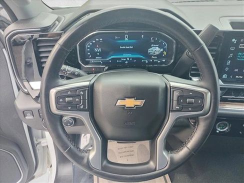 Used 2023 Chevrolet Silverado 1500 LT image 16