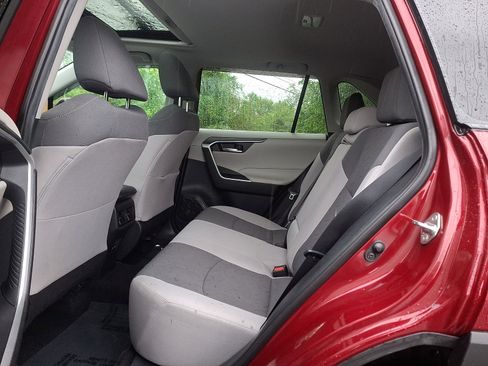 Used 2020 Toyota RAV4 XLE w/ Convenience Package AWD/4WD image 10